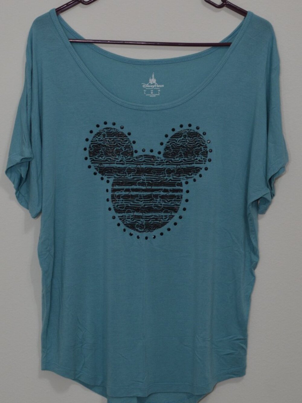 Disney - Size Medium - Mickey Icon Short Sleeve Tee